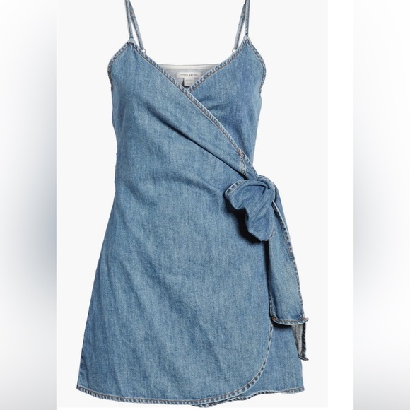 Billabong
Island Wrap
Denim Minidress

8124 - Picture 2 of 7